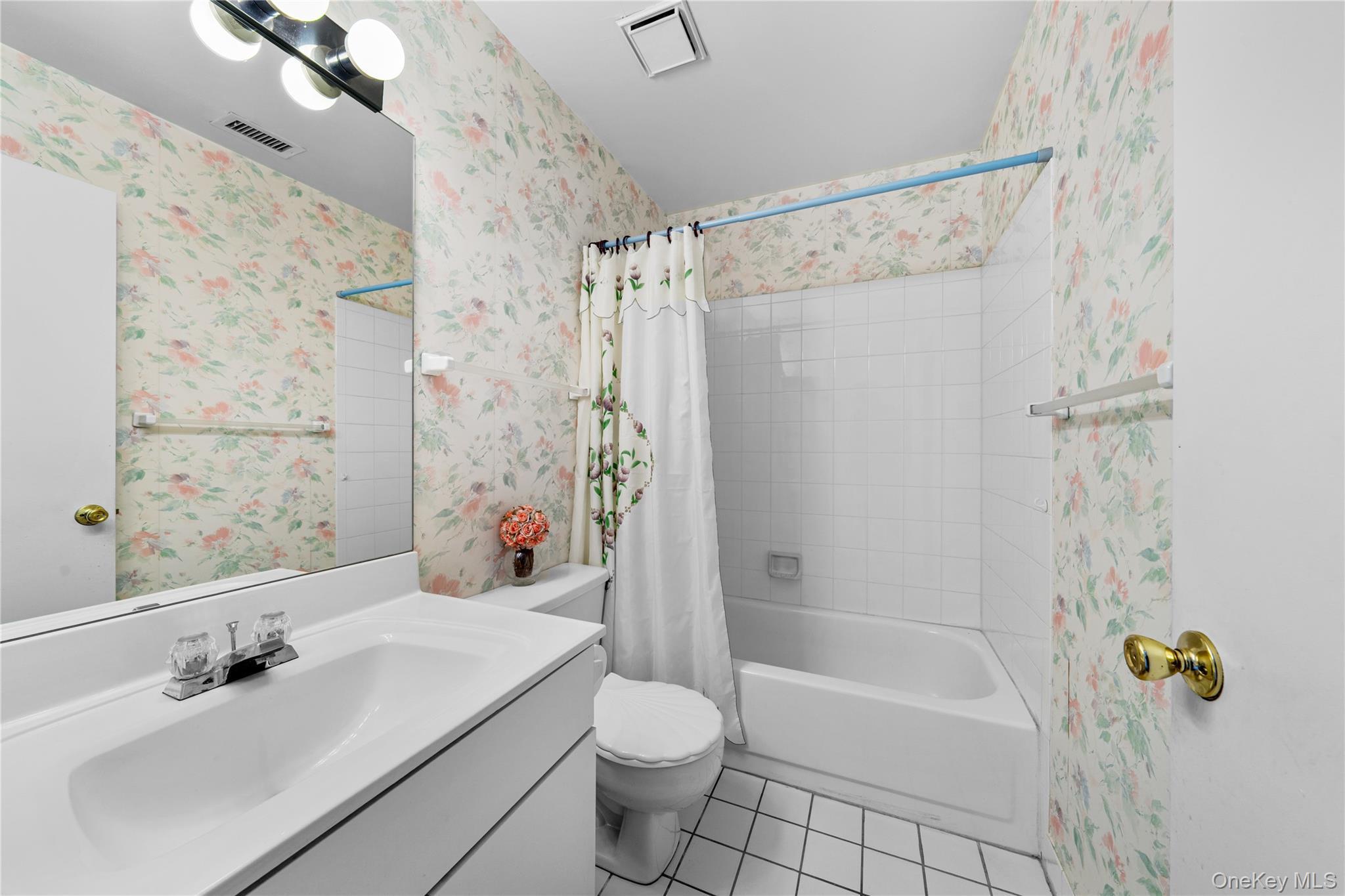 Single Family Birchwood Park  Suffolk County, NY 11953, MLS-972454-26