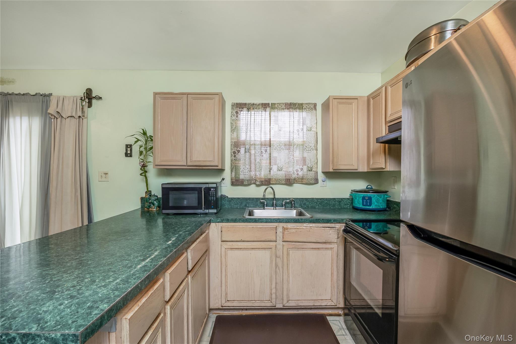 Single Family Holbrook  Suffolk County, NY 11706, MLS-972464-16