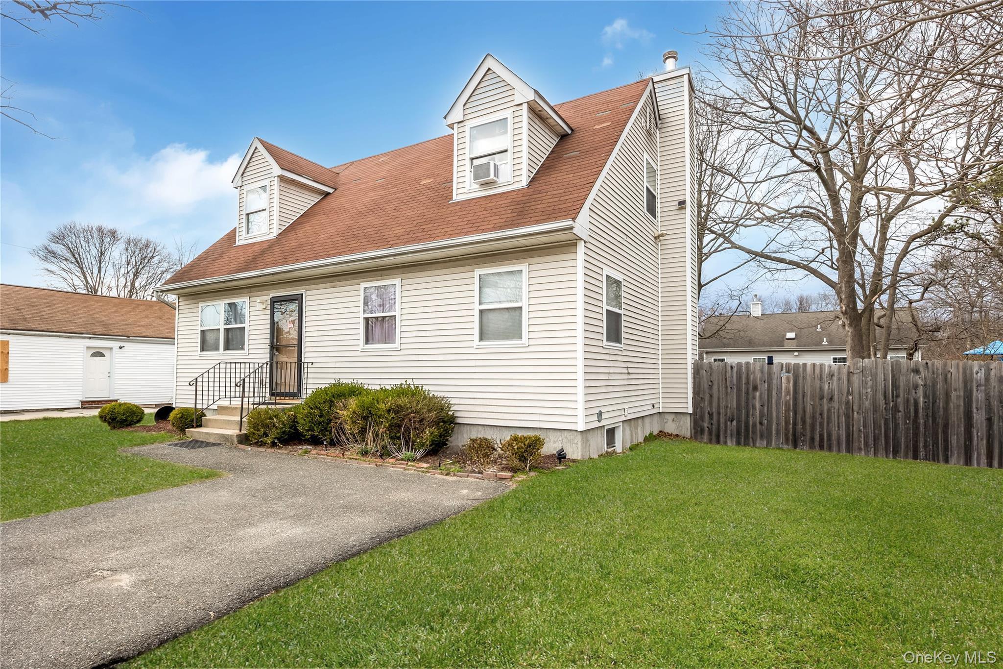 Single Family Holbrook  Suffolk County, NY 11706, MLS-972464-3