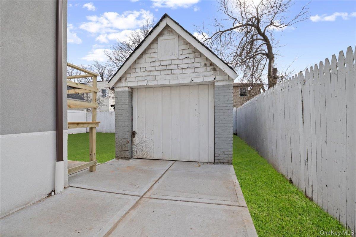 Single Family 230th  Queens, NY 11413, MLS-972468-29