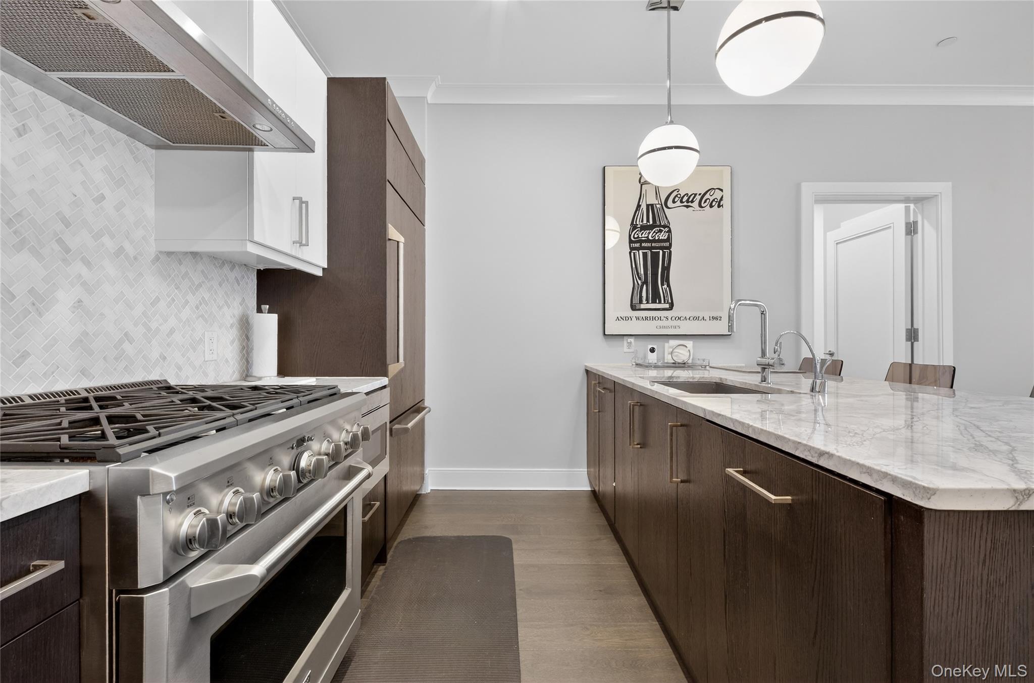 Condo Garvies Point  Nassau County, NY 11542, MLS-972469-10