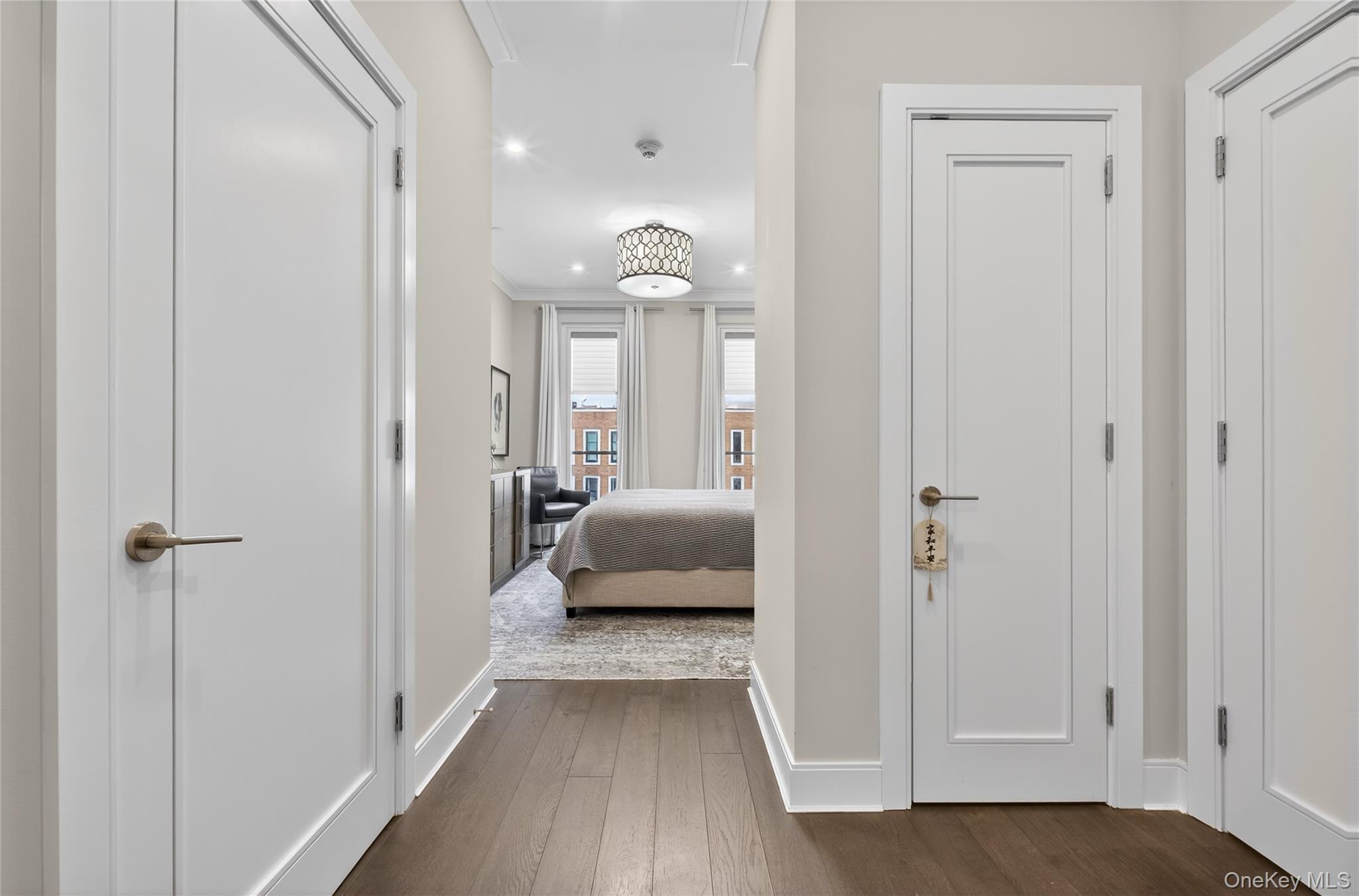 Condo Garvies Point  Nassau County, NY 11542, MLS-972469-14