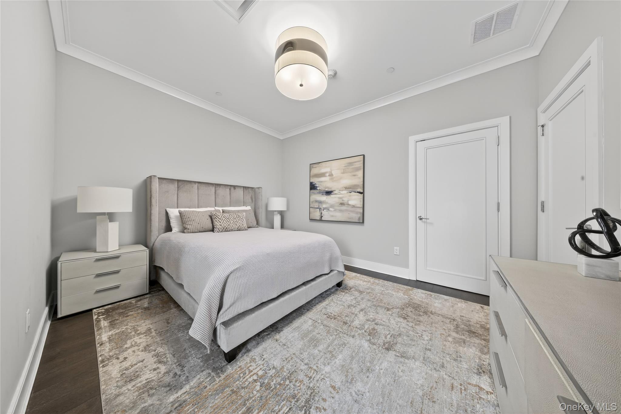 Condo Garvies Point  Nassau County, NY 11542, MLS-972469-17