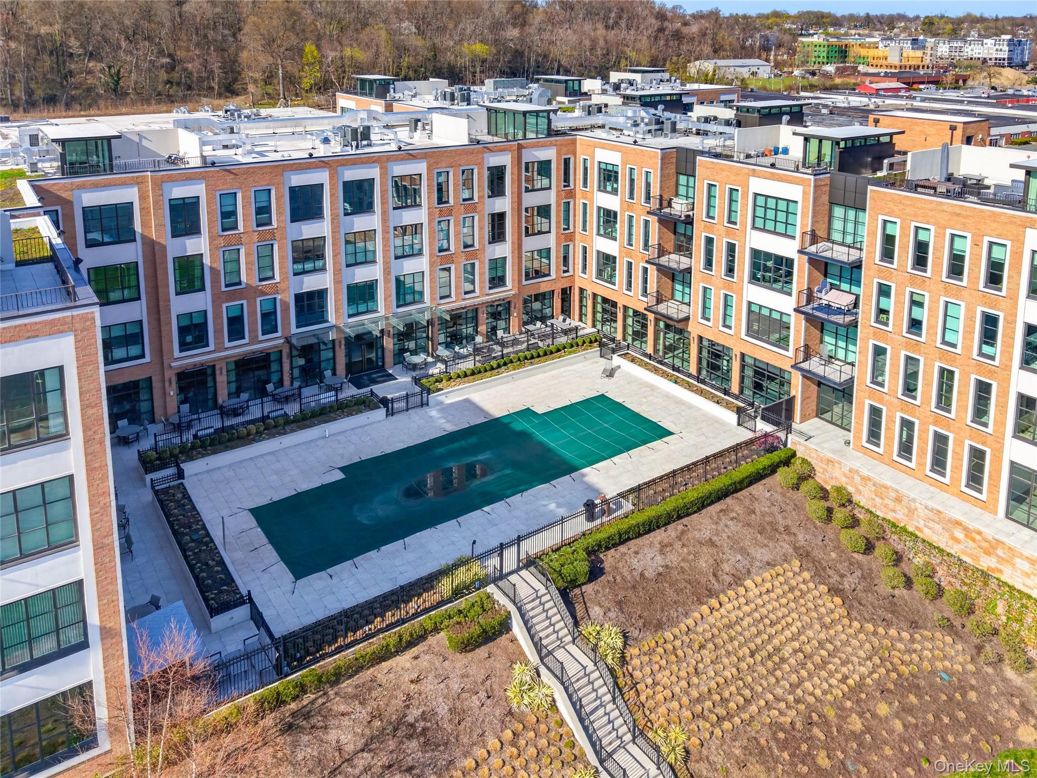 Condo Garvies Point  Nassau County, NY 11542, MLS-972469-29