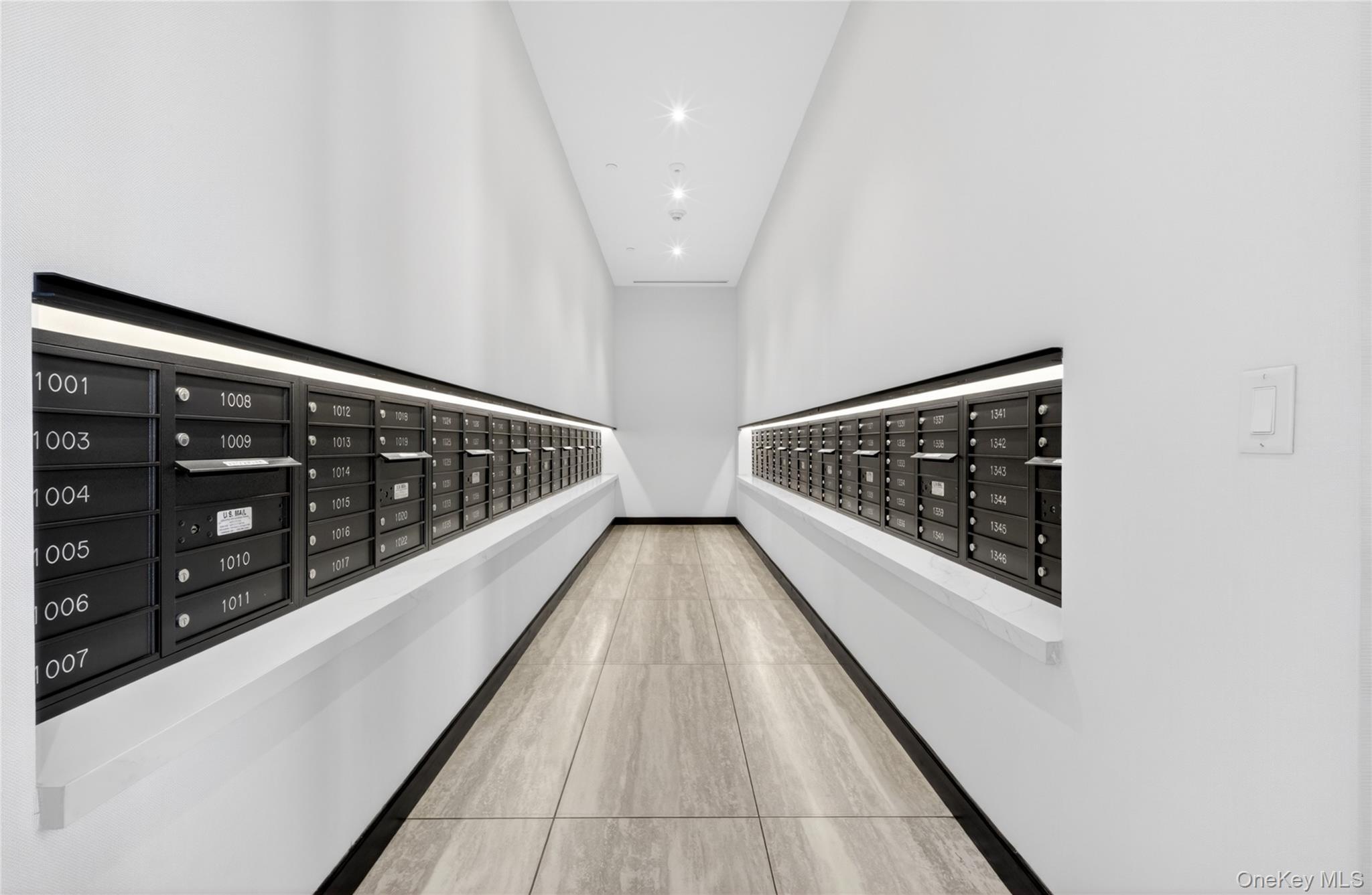 Condo Garvies Point  Nassau County, NY 11542, MLS-972469-31