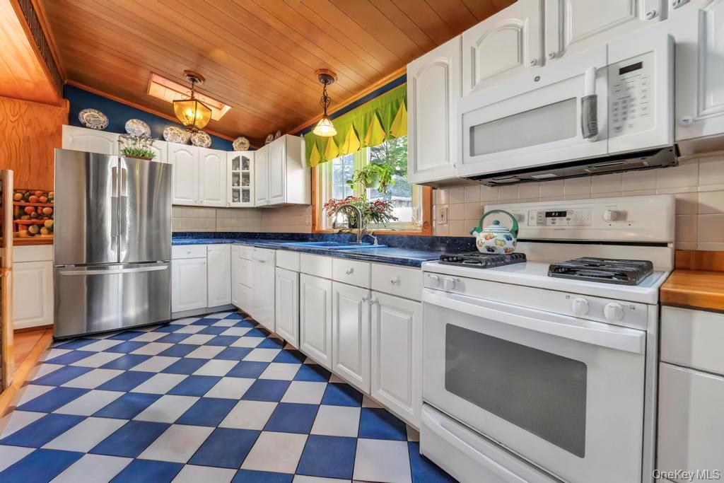 Single Family Charlecote  Queens, NY 11432, MLS-972475-15