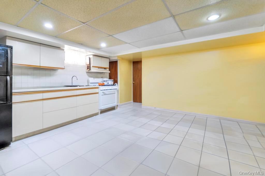 Single Family Charlecote  Queens, NY 11432, MLS-972475-27