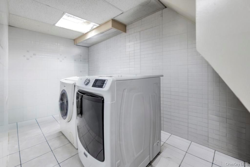 Single Family Charlecote  Queens, NY 11432, MLS-972475-29