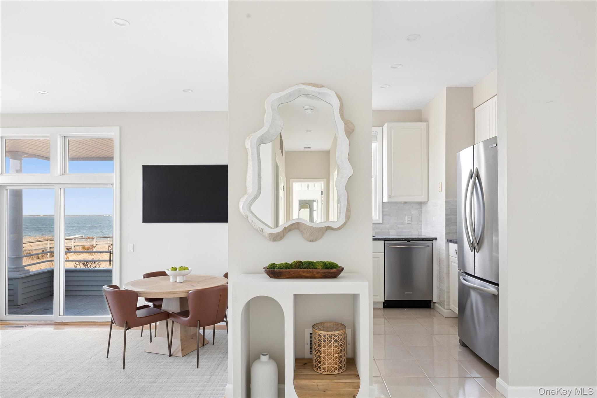 Condo Dune  Suffolk County, NY 11978, MLS-972478-10