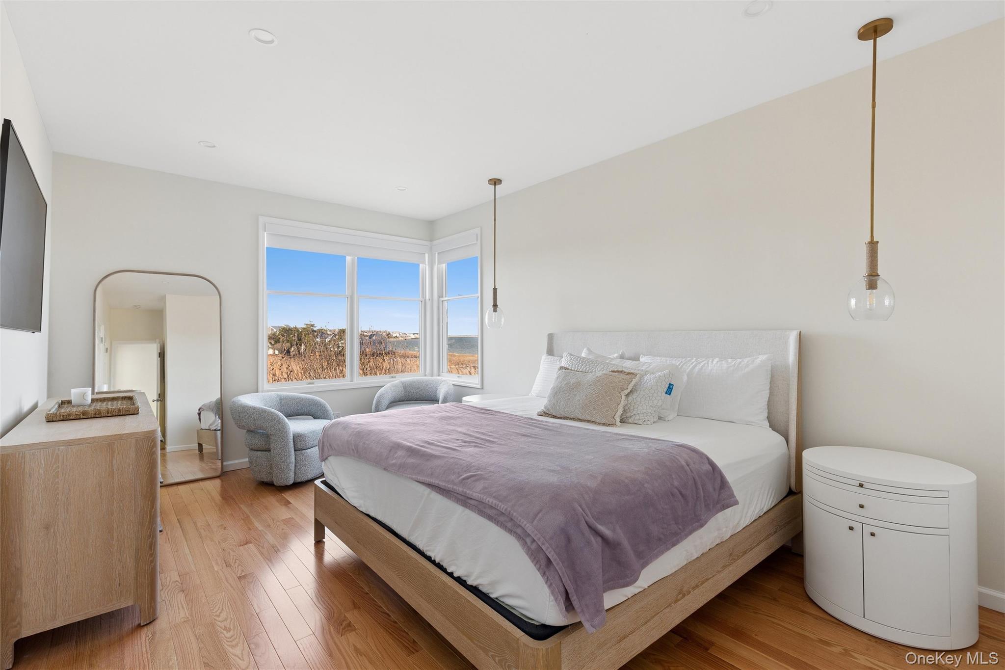 Condo Dune  Suffolk County, NY 11978, MLS-972478-16