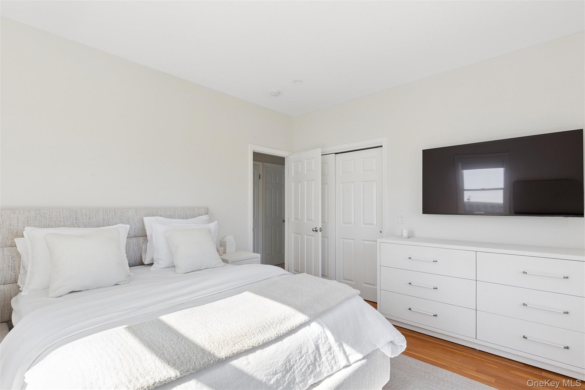 Condo Dune  Suffolk County, NY 11978, MLS-972478-23