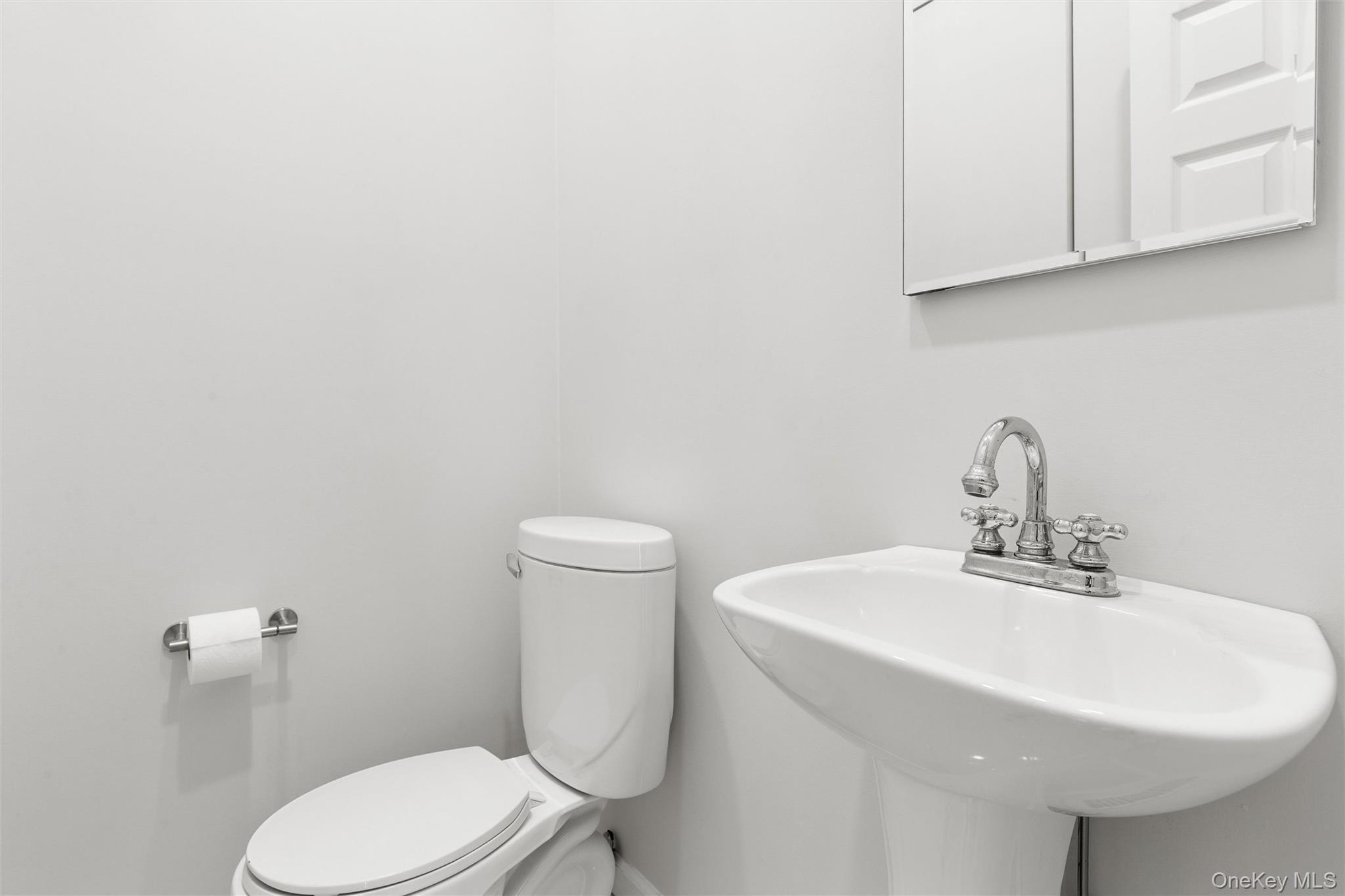 Condo Dune  Suffolk County, NY 11978, MLS-972478-26