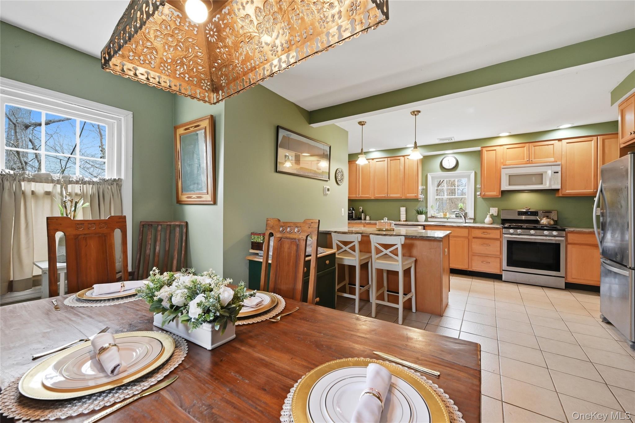 Single Family King  Suffolk County, NY 11946, MLS-972485-16