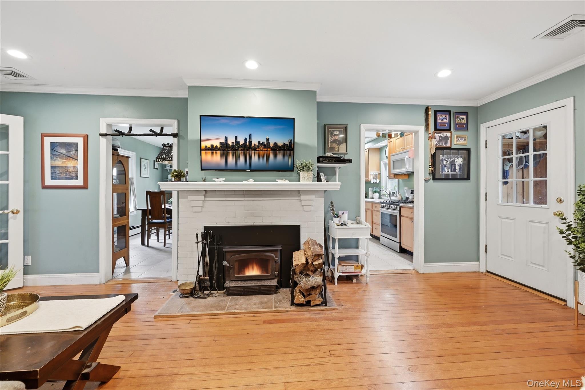 Single Family King  Suffolk County, NY 11946, MLS-972485-25