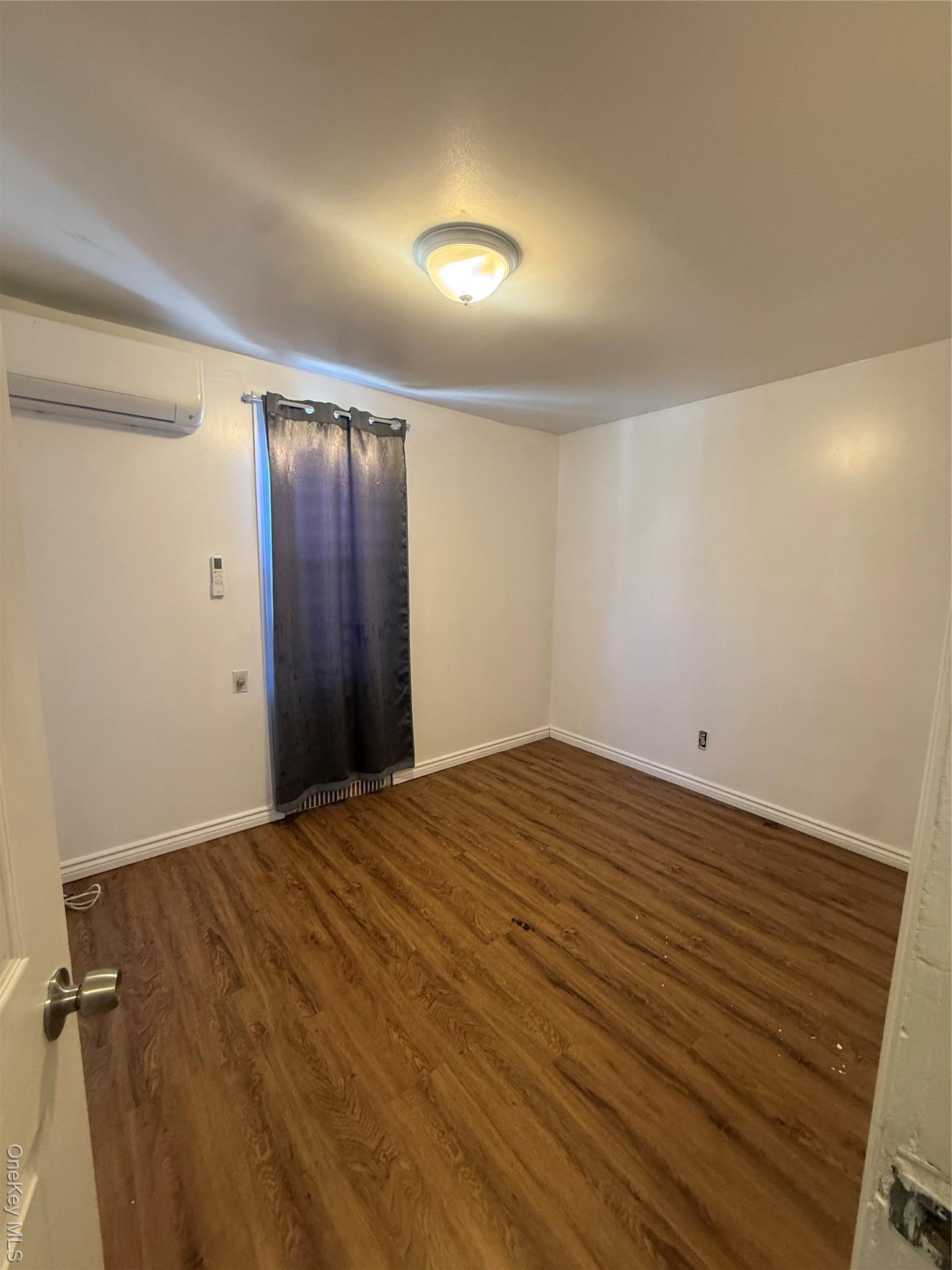 Single Family 221st  Bronx, NY 10467, MLS-972497-10