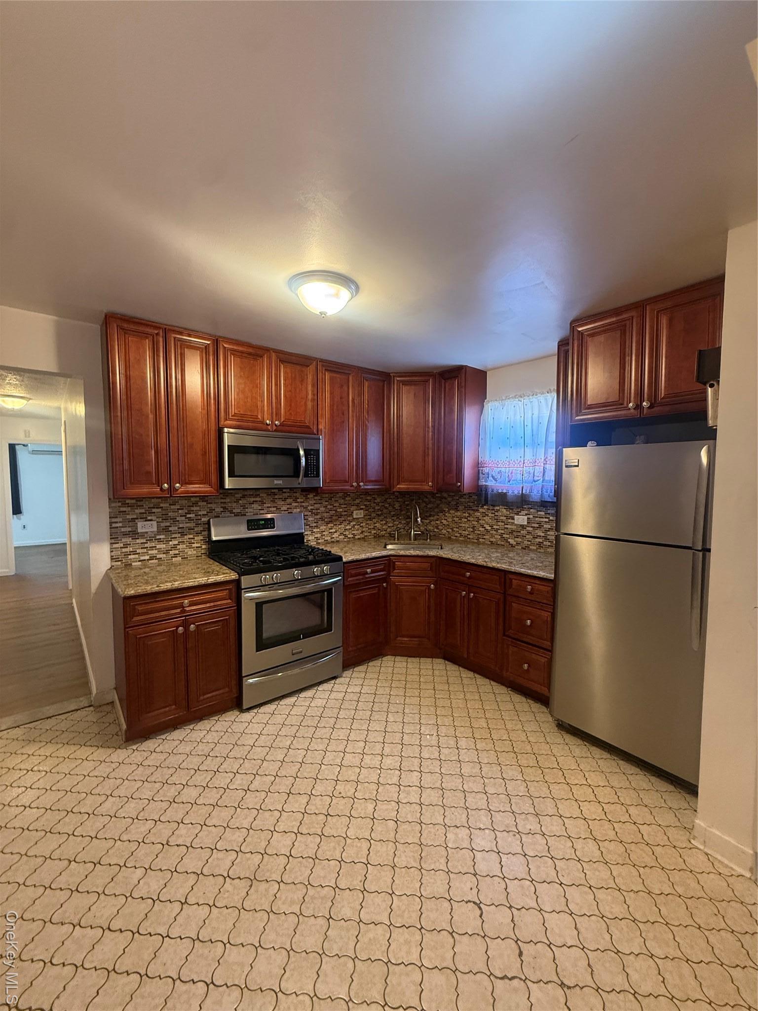 Single Family 221st  Bronx, NY 10467, MLS-972497-2