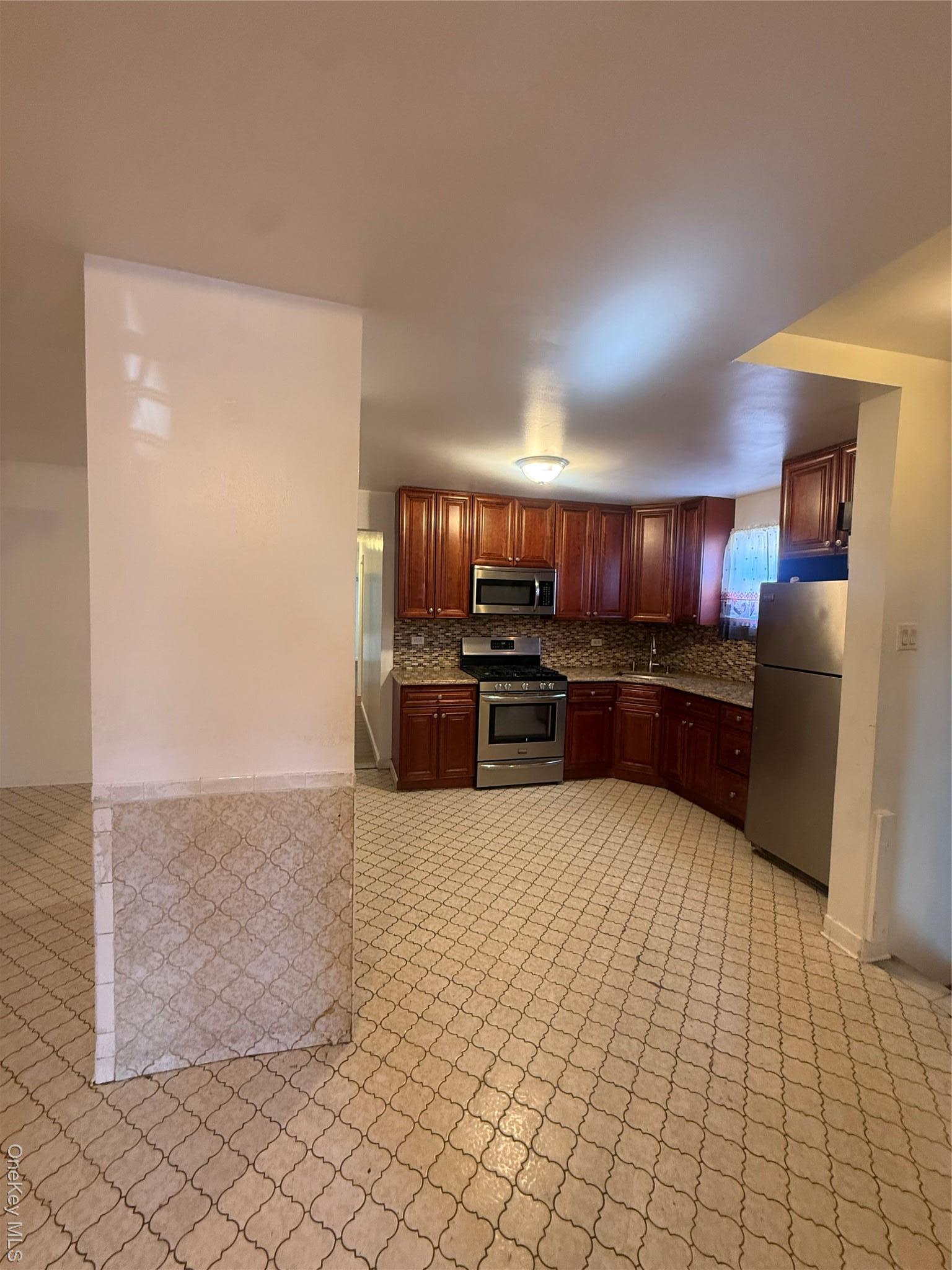 Single Family 221st  Bronx, NY 10467, MLS-972497-4