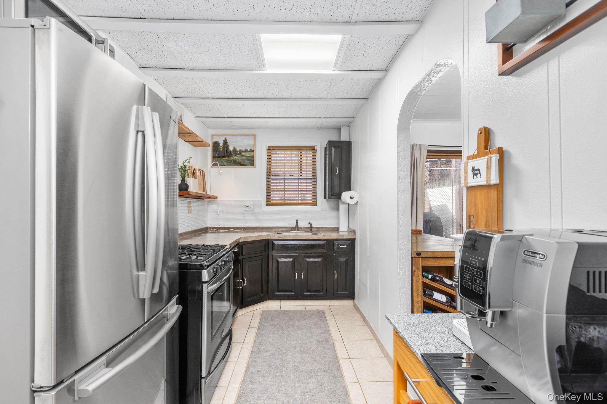 Single Family Narragansett  Bronx, NY 10461, MLS-972509-12