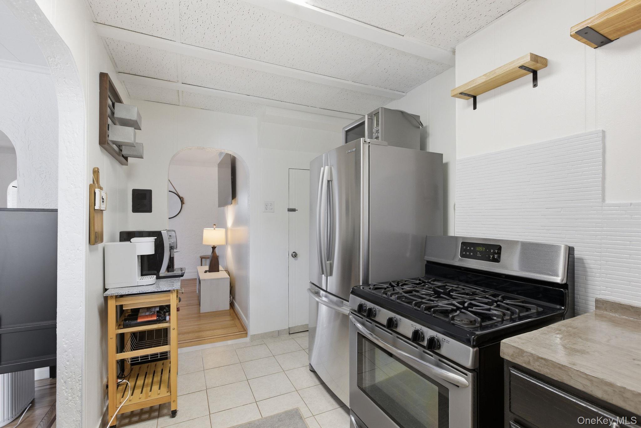 Single Family Narragansett  Bronx, NY 10461, MLS-972509-13