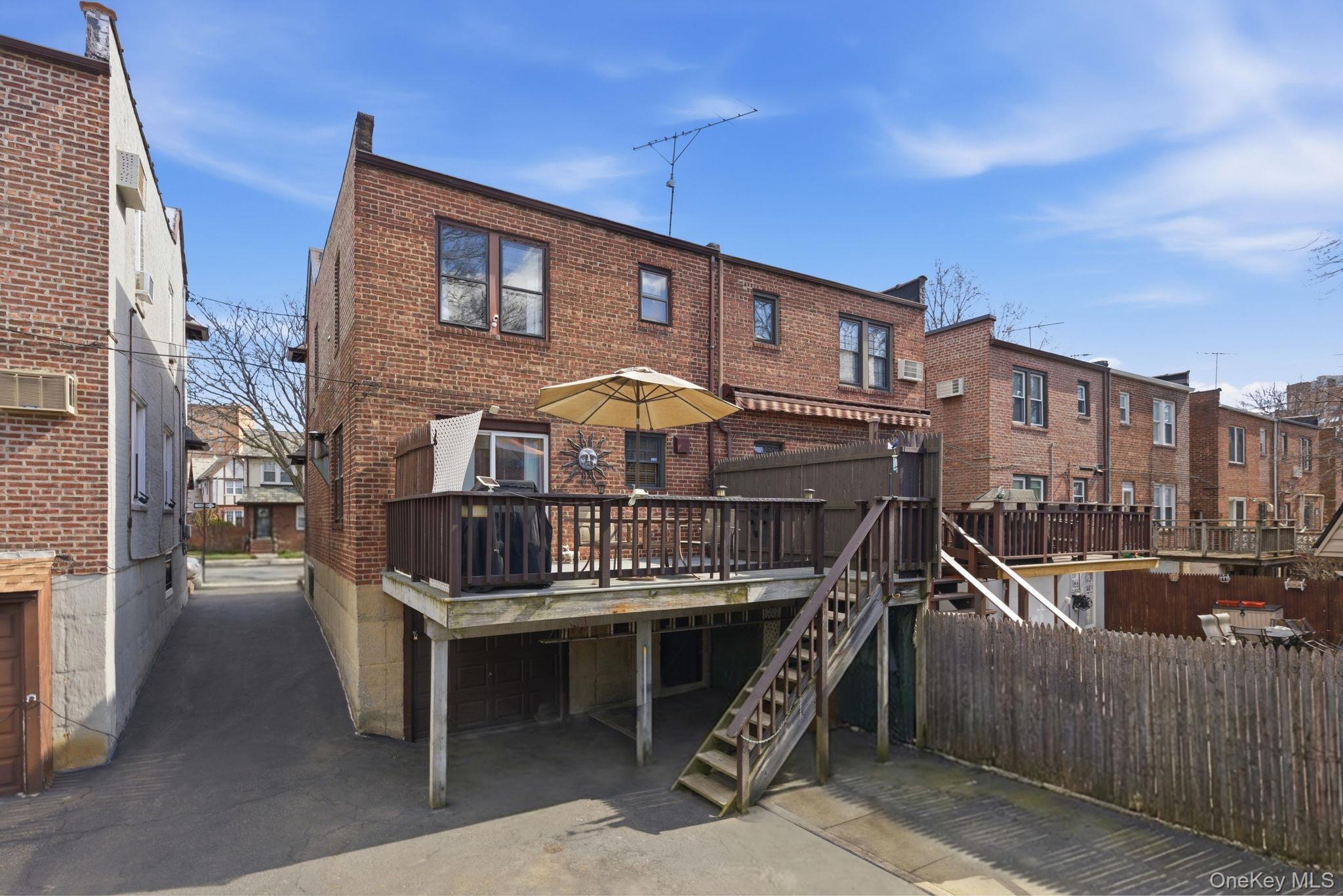 Single Family Narragansett  Bronx, NY 10461, MLS-972509-27