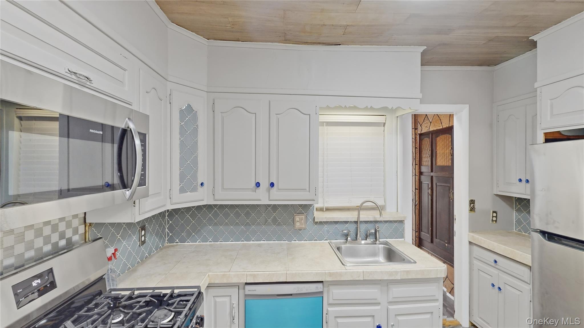 Single Family 55th  Brooklyn, NY 11234, MLS-972558-7