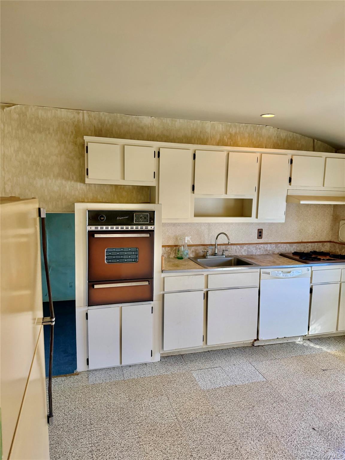 Single Family Catherine  Suffolk County, NY 11784, MLS-972567-6