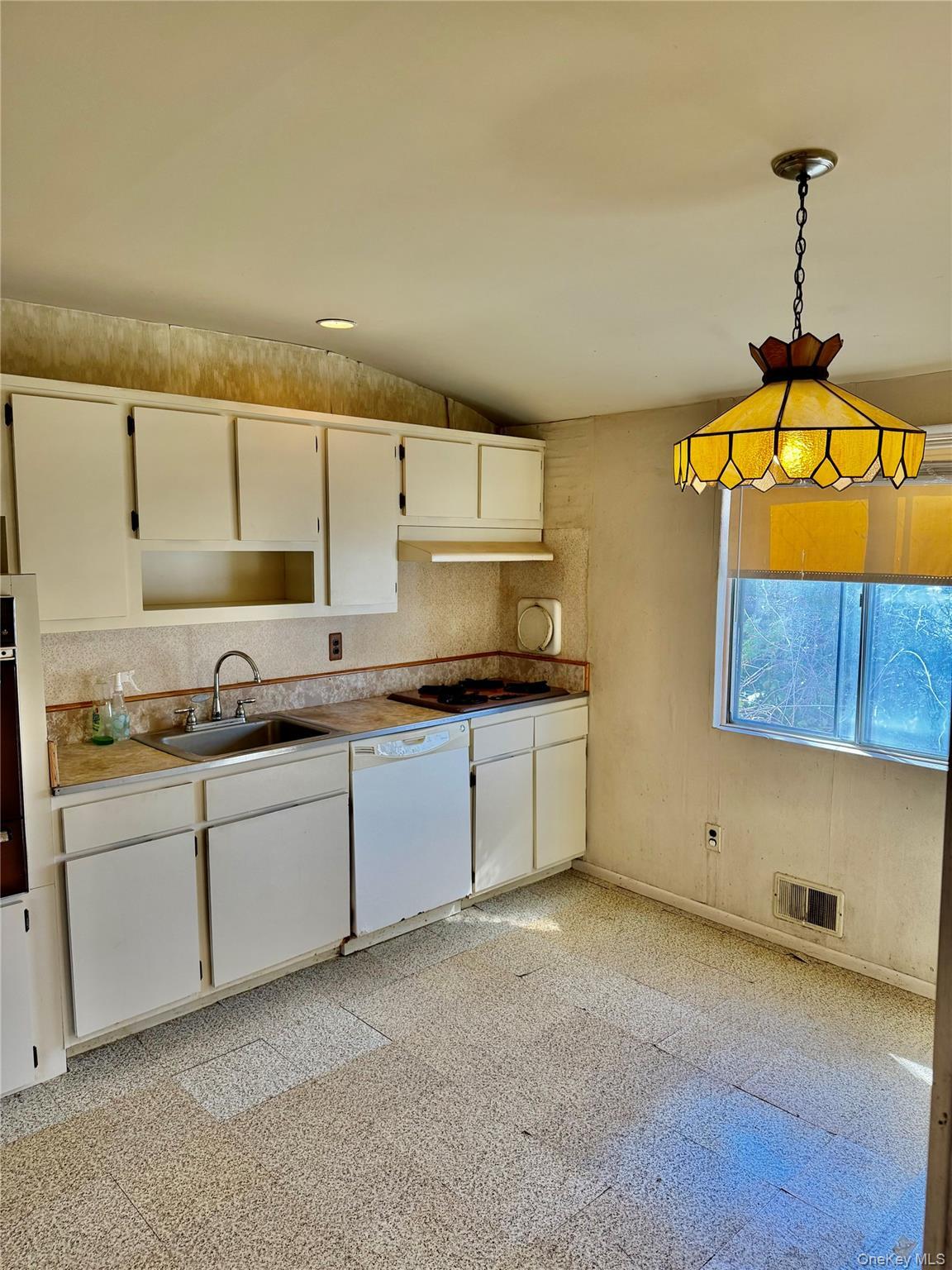 Single Family Catherine  Suffolk County, NY 11784, MLS-972567-7