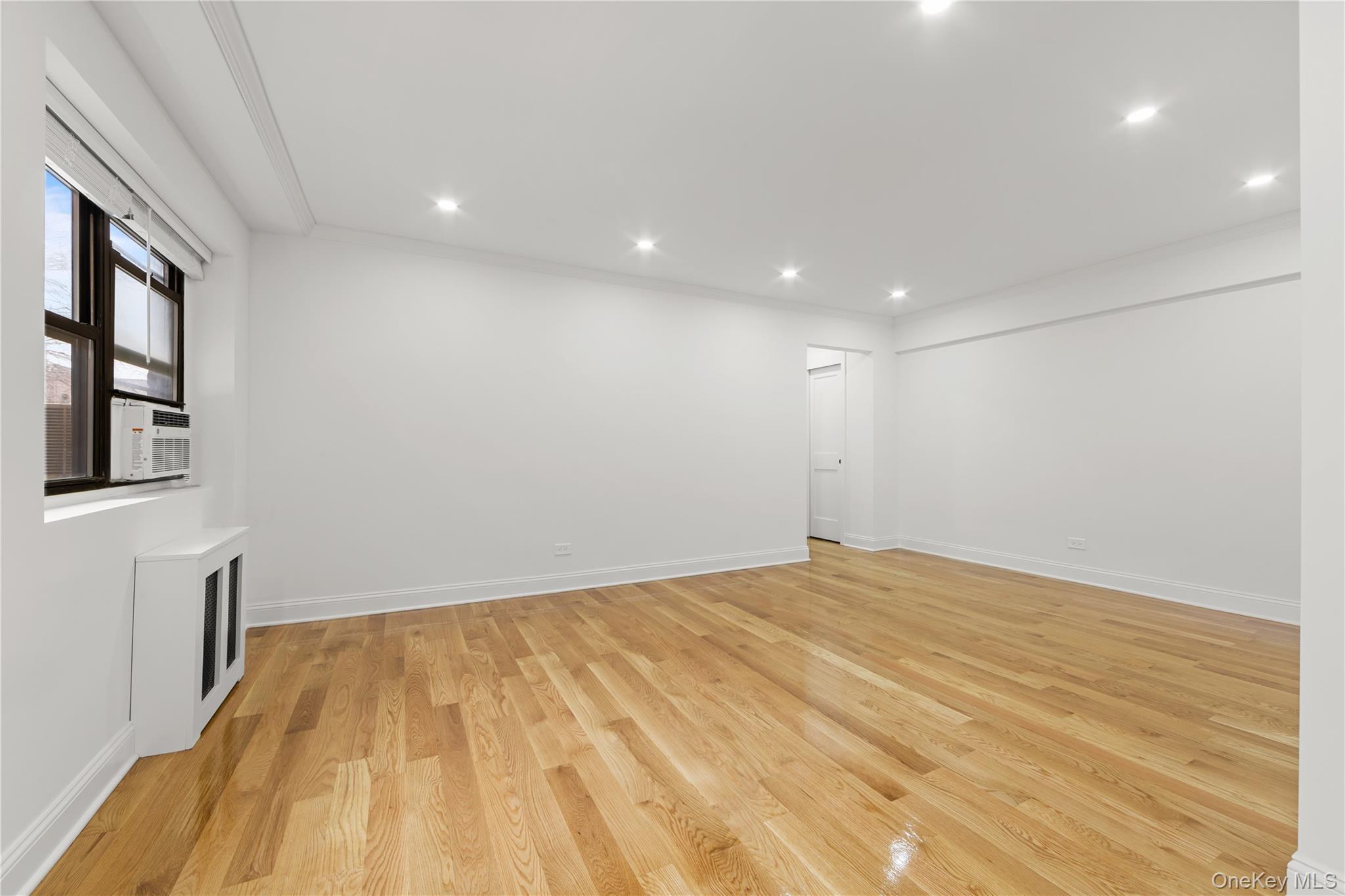 Condo 31st  Queens, NY 11106, MLS-972579-5