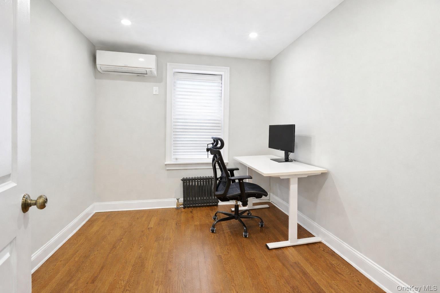 Single Family Rhinelander  Bronx, NY 10461, MLS-972663-17