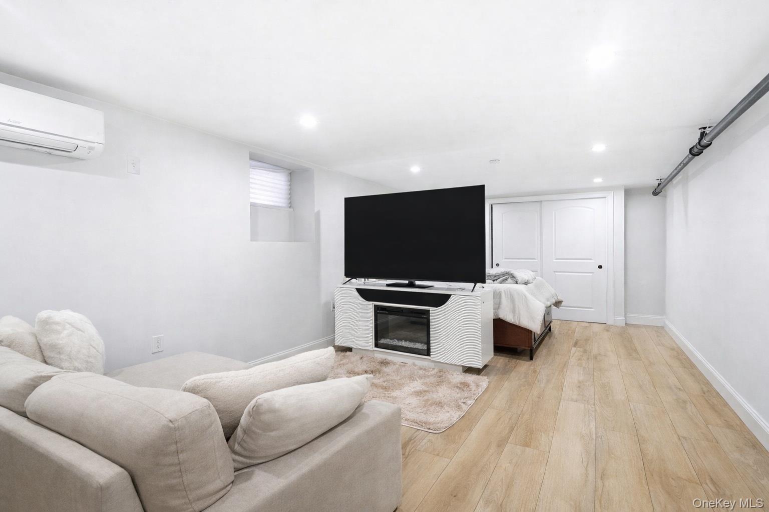 Single Family Rhinelander  Bronx, NY 10461, MLS-972663-30