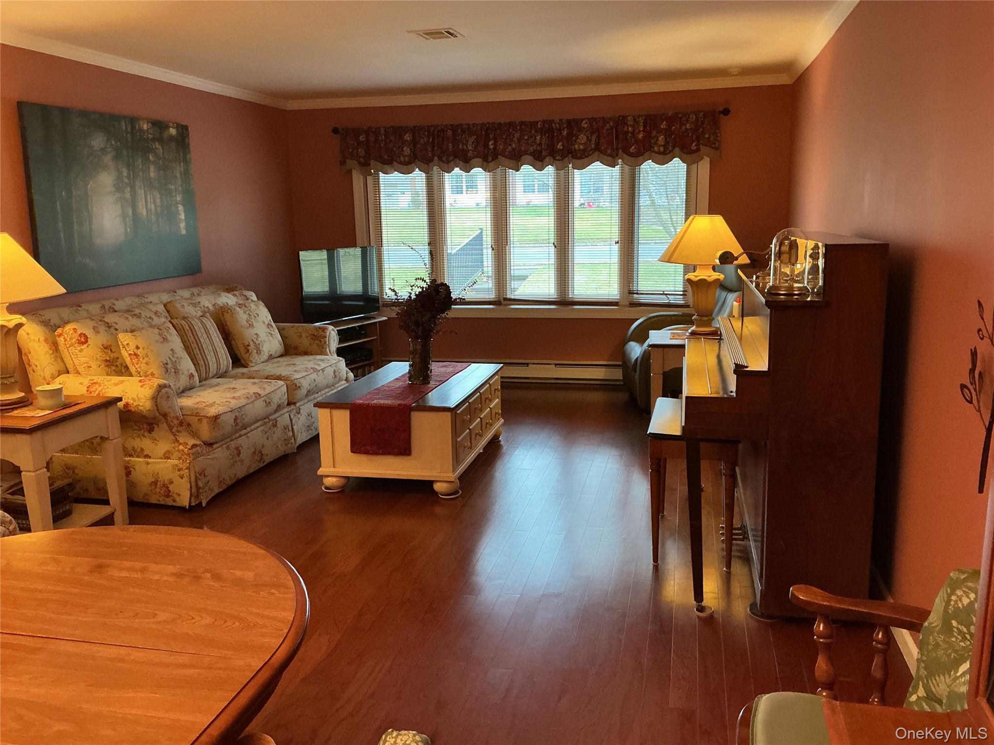Condo Woodbridge Suffolk County, NY 11961, MLS-972676-21