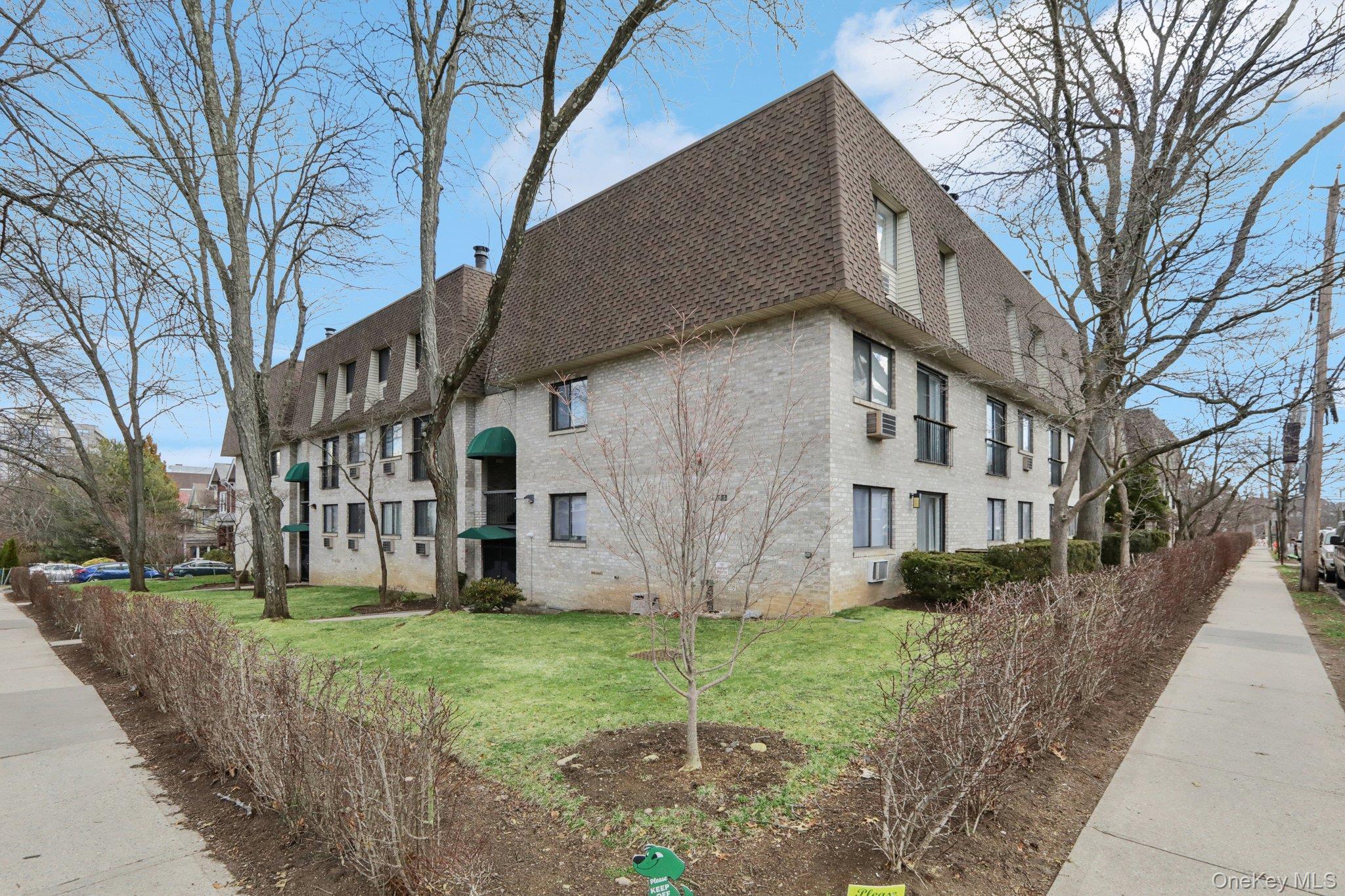 Condo Carhart Westchester County, NY 10605, MLS-972677-2