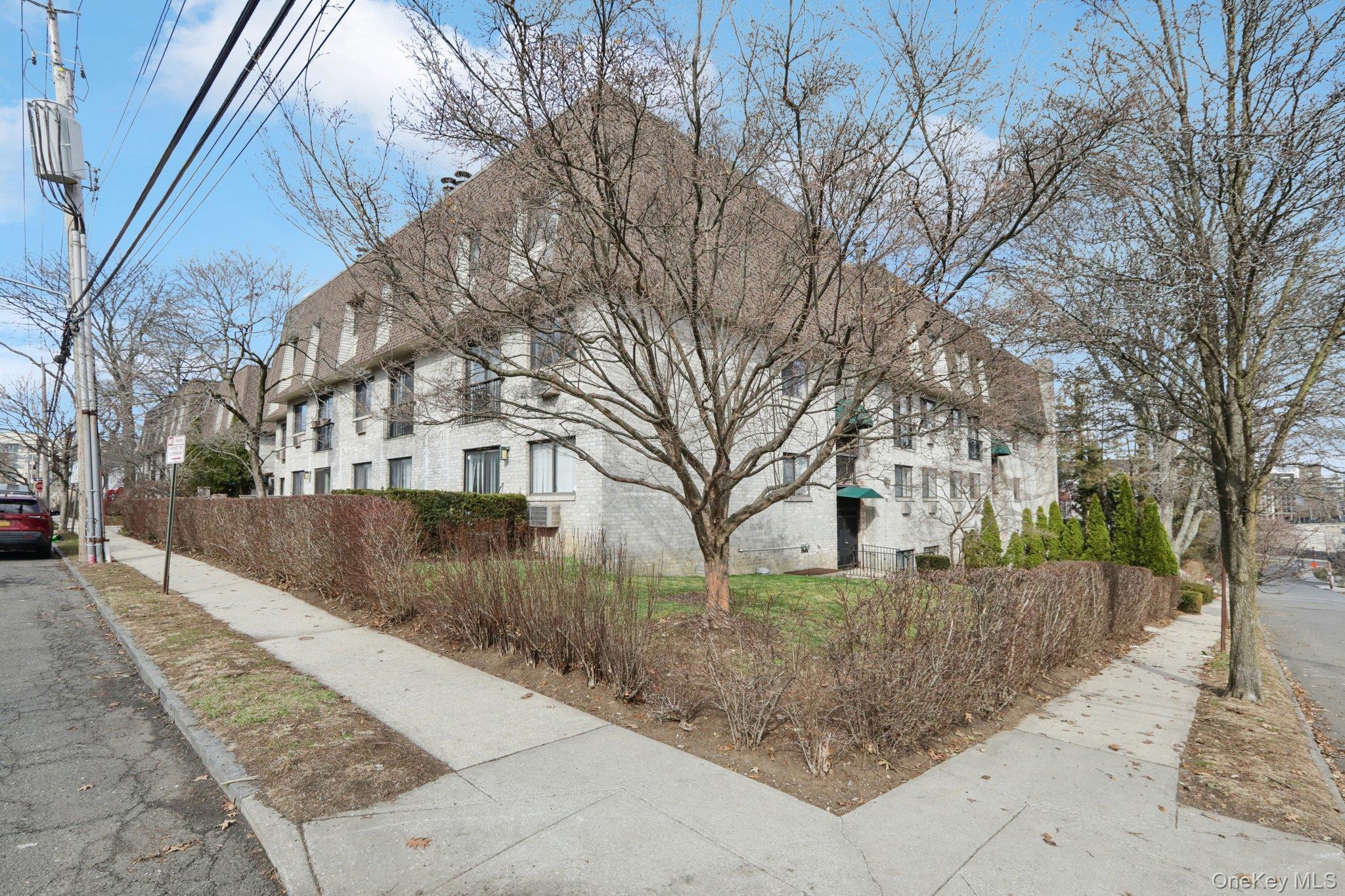 Condo Carhart Westchester County, NY 10605, MLS-972677-3