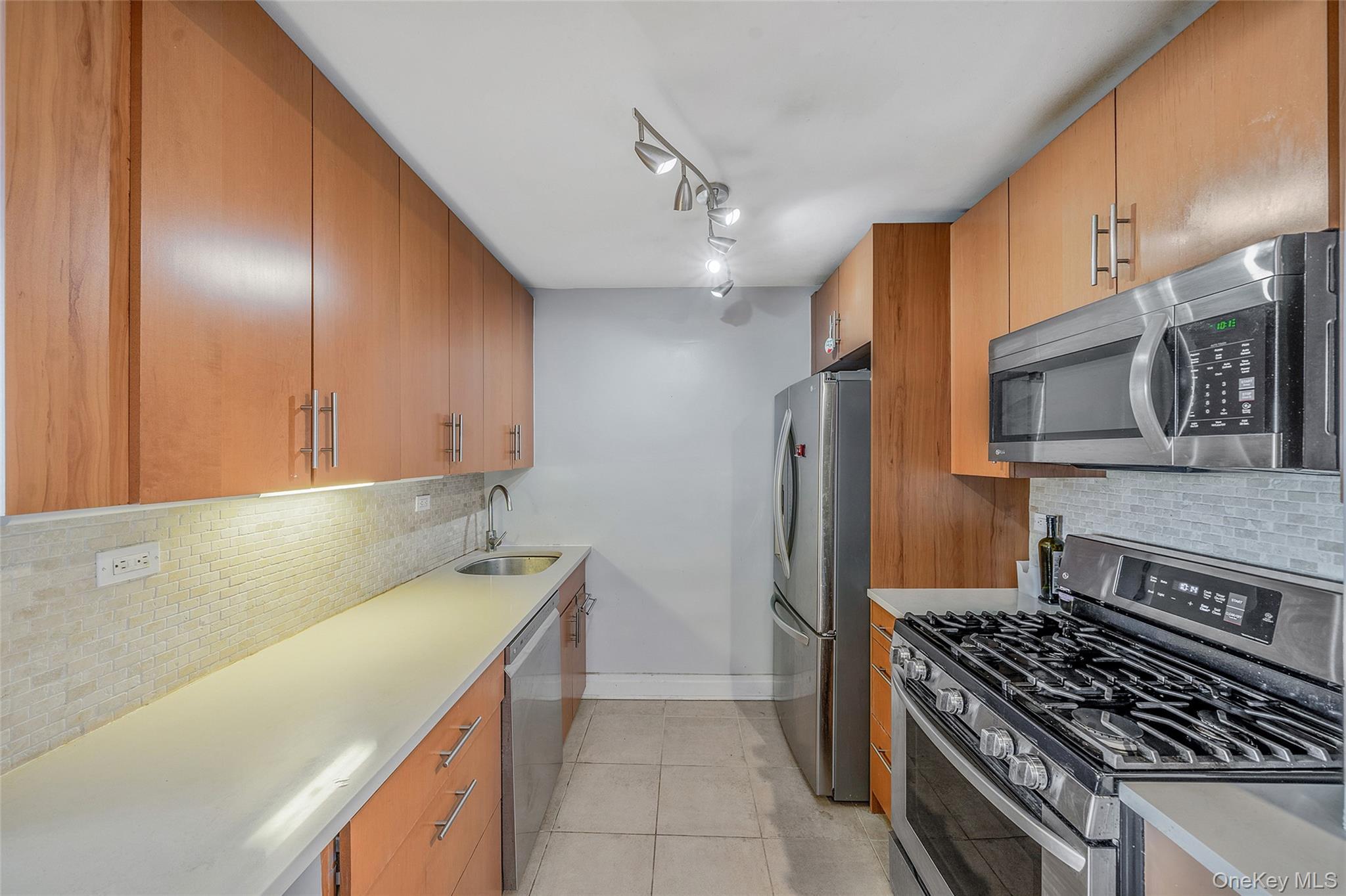 Coop 73rd Queens, NY 11372, MLS-972684-3