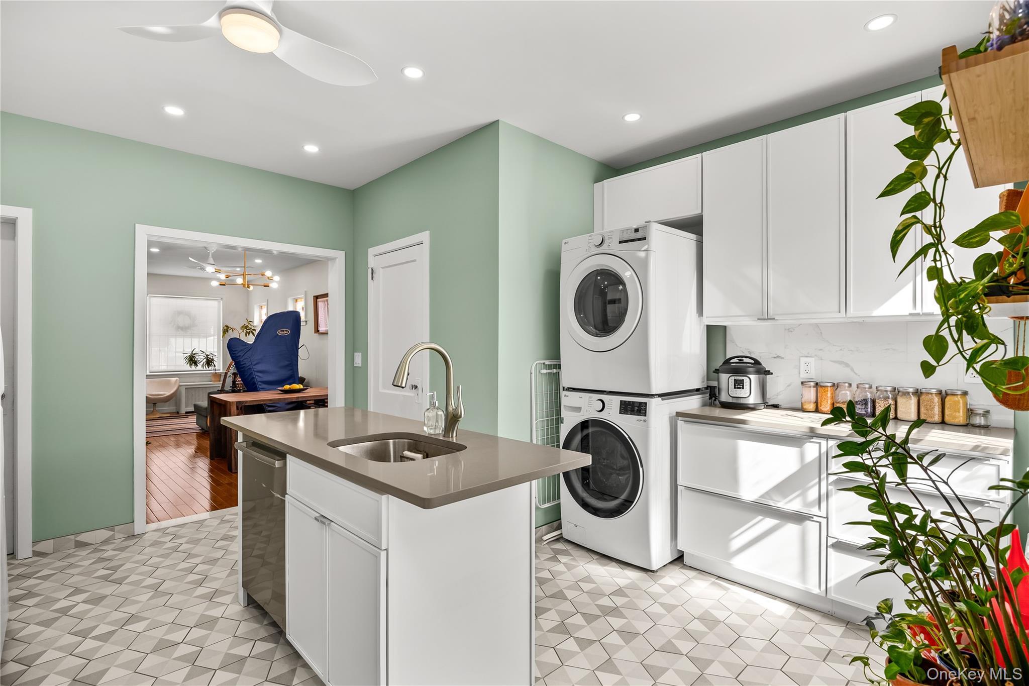 Single Family 41st  Queens, NY 11377, MLS-972691-9