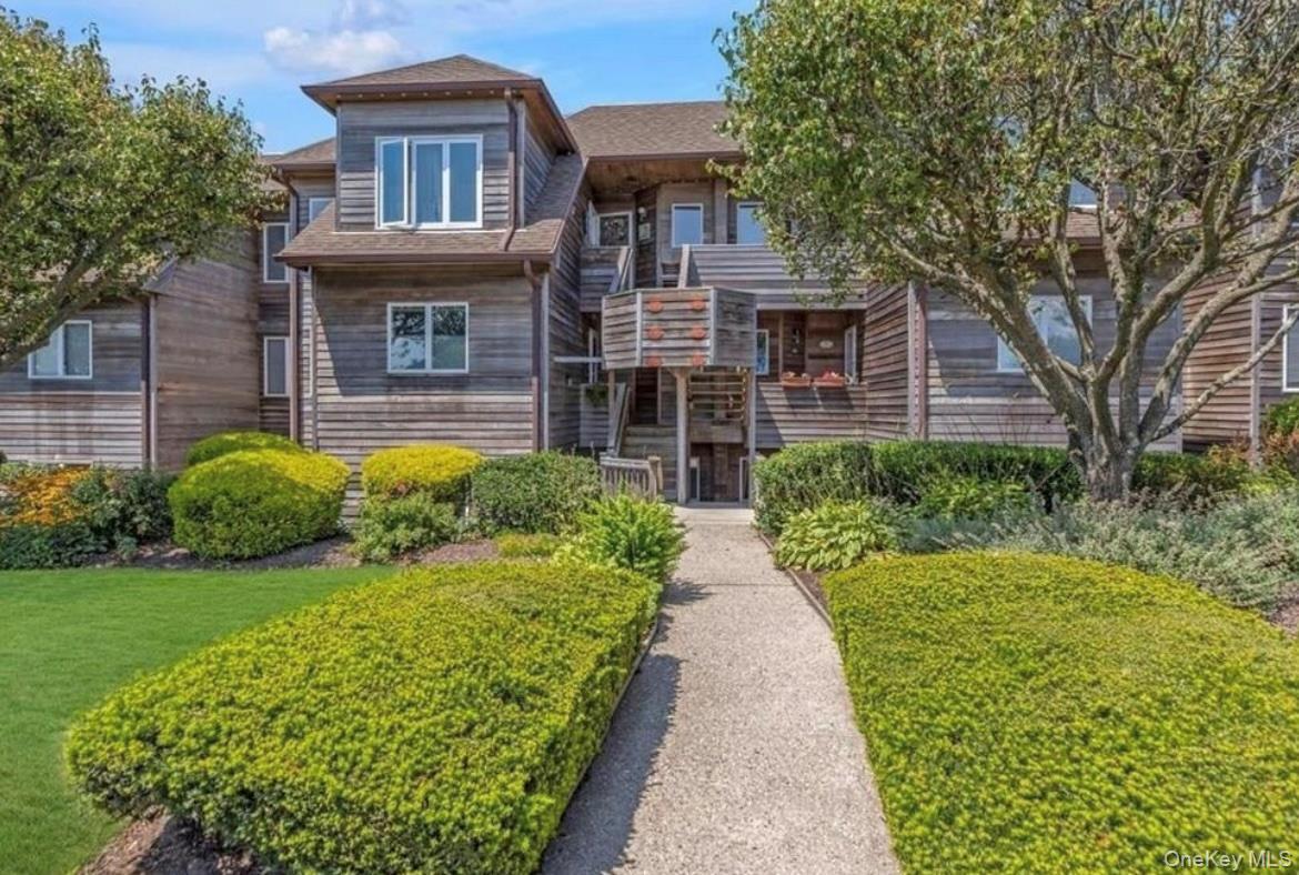 Condo Fox Hill  Suffolk County, NY 11933, MLS-972692-2