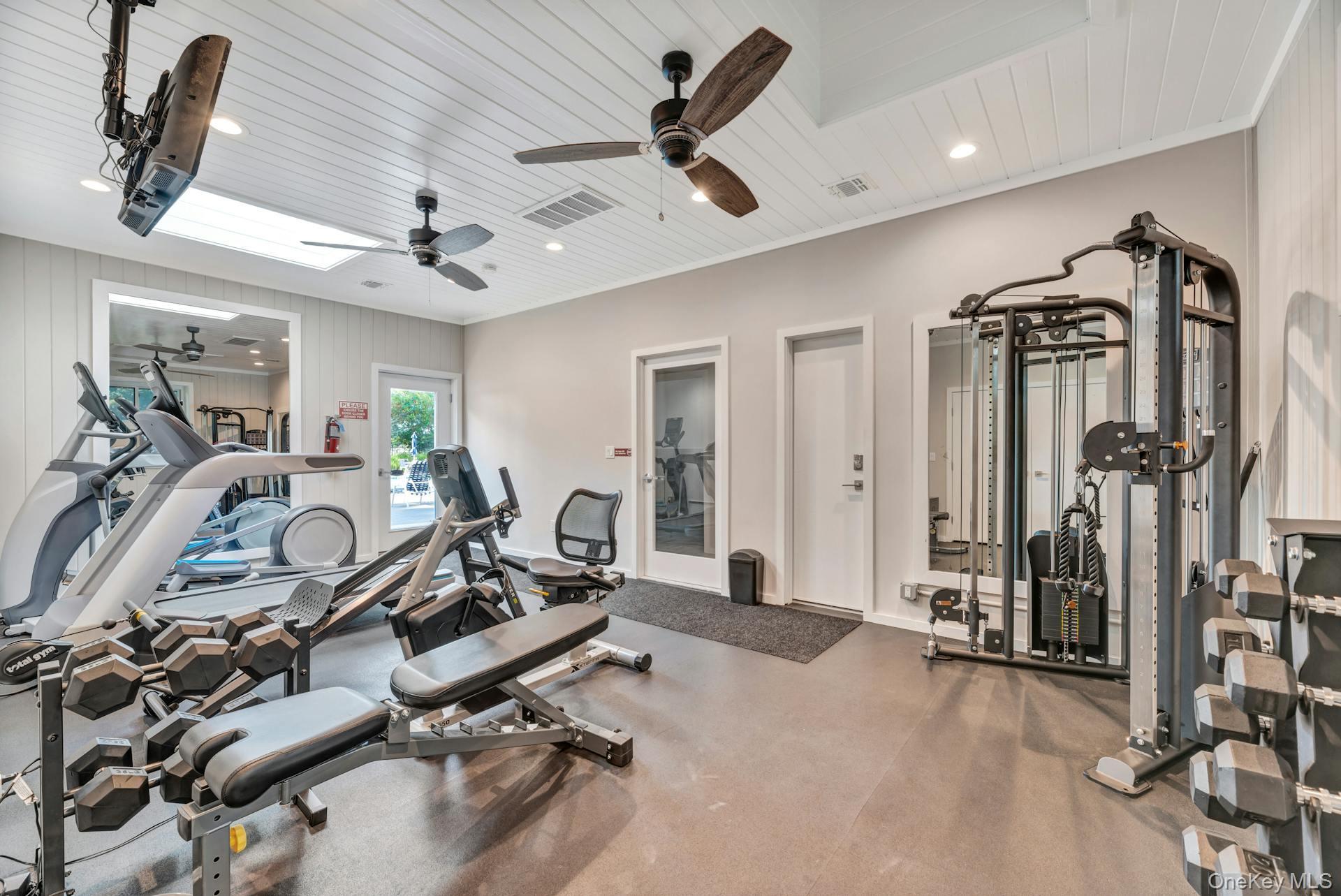 Condo Fox Hill  Suffolk County, NY 11933, MLS-972692-22