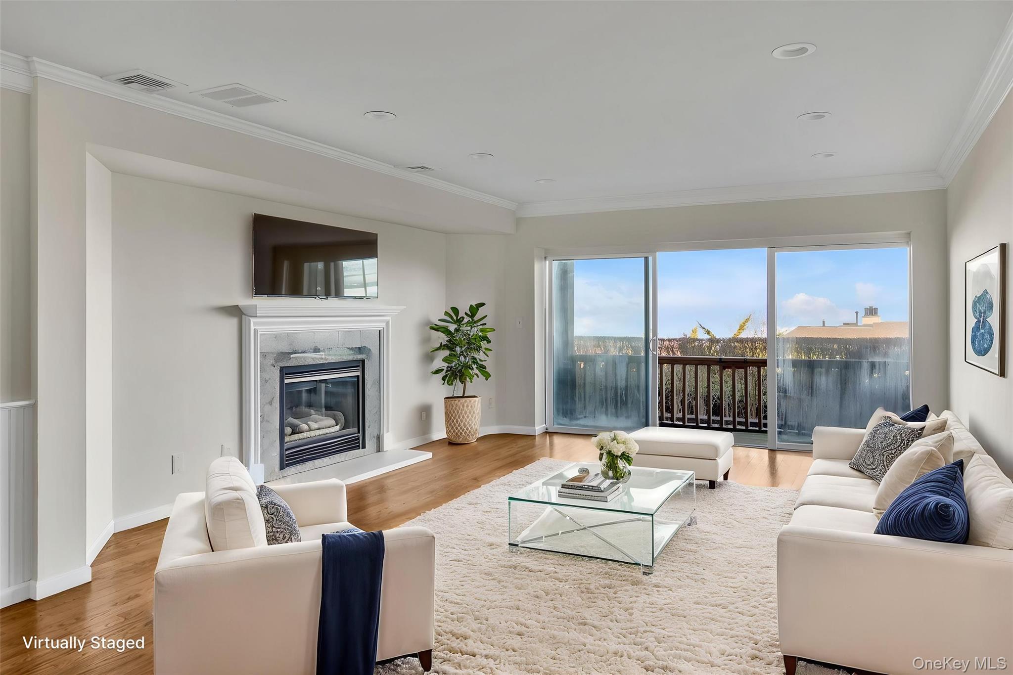 Condo Fox Hill  Suffolk County, NY 11933, MLS-972692-3