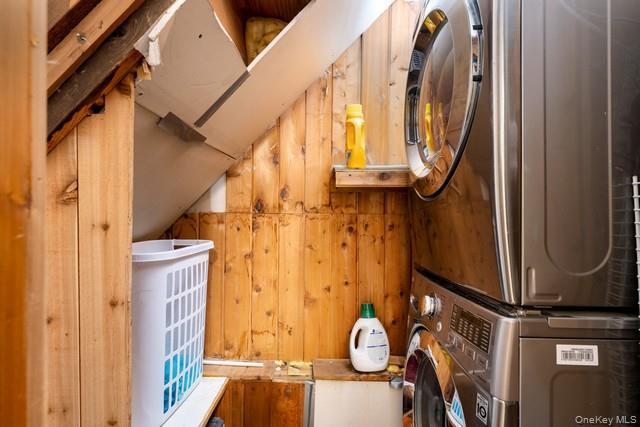 Single Family Sunnyside  Suffolk County, NY 11789, MLS-972696-16