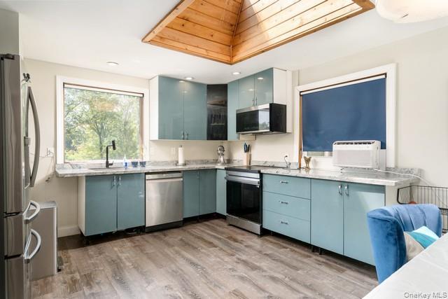 Single Family Sunnyside  Suffolk County, NY 11789, MLS-972696-17