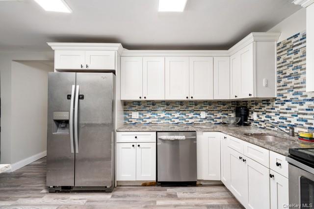 Single Family Sunnyside  Suffolk County, NY 11789, MLS-972696-2