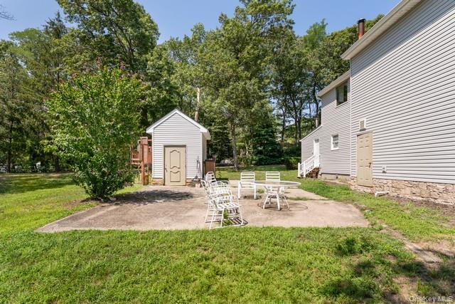 Single Family Sunnyside  Suffolk County, NY 11789, MLS-972696-25