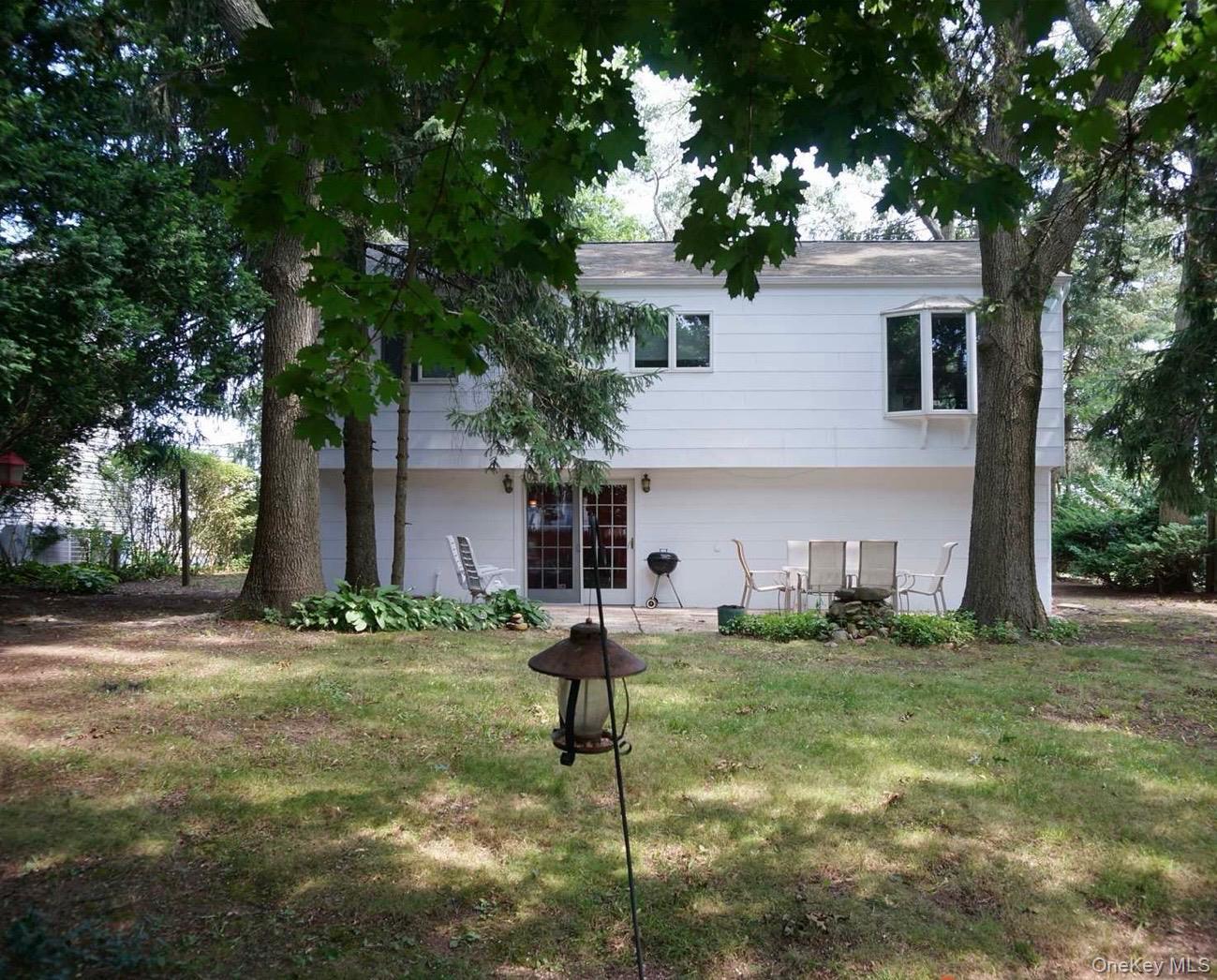 Single Family Broadway Greenlawn  Suffolk County, NY 11743, MLS-972713-2