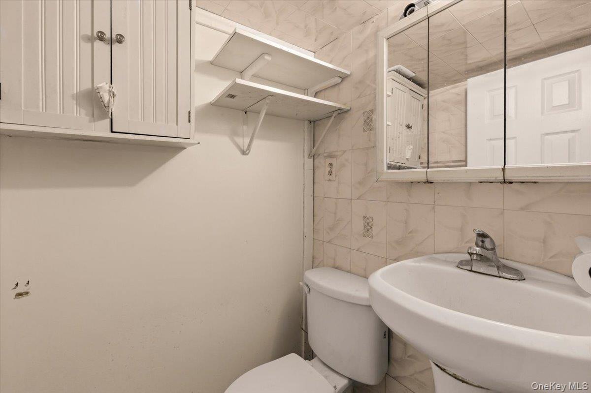 Single Family Vanderveer  Queens, NY 11427, MLS-972741-8