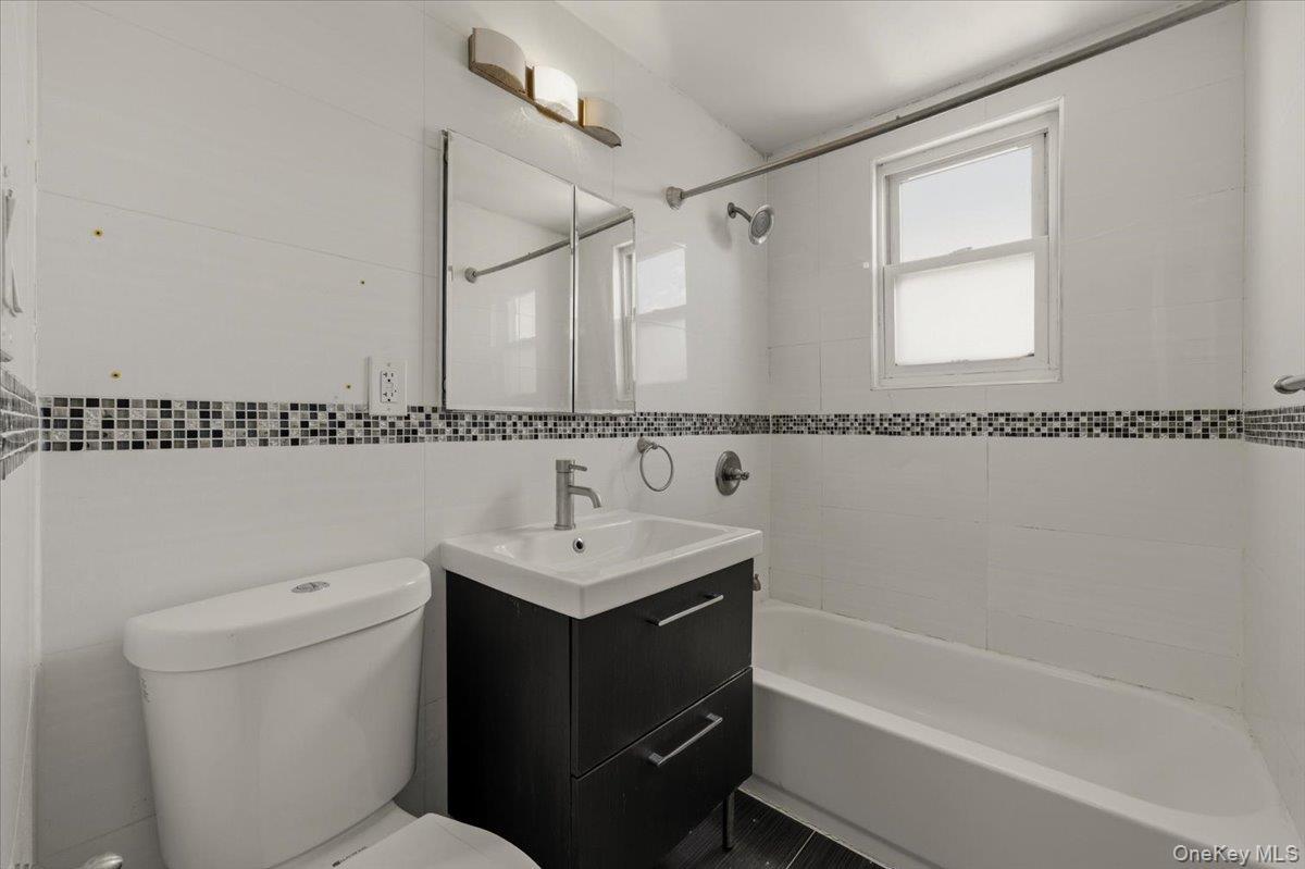 Single Family Vanderveer  Queens, NY 11427, MLS-972741-9