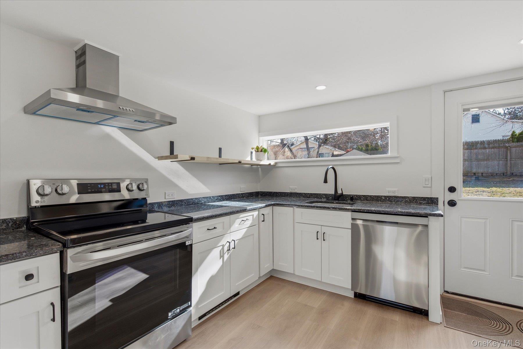 Single Family Vine  Suffolk County, NY 11778, MLS-972762-9