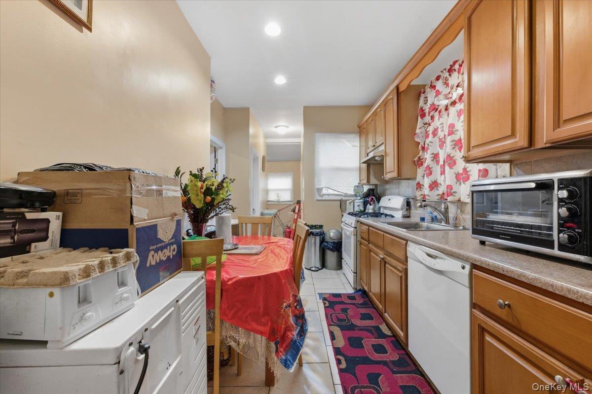 Single Family Union  Westchester County, NY 10550, MLS-972775-24