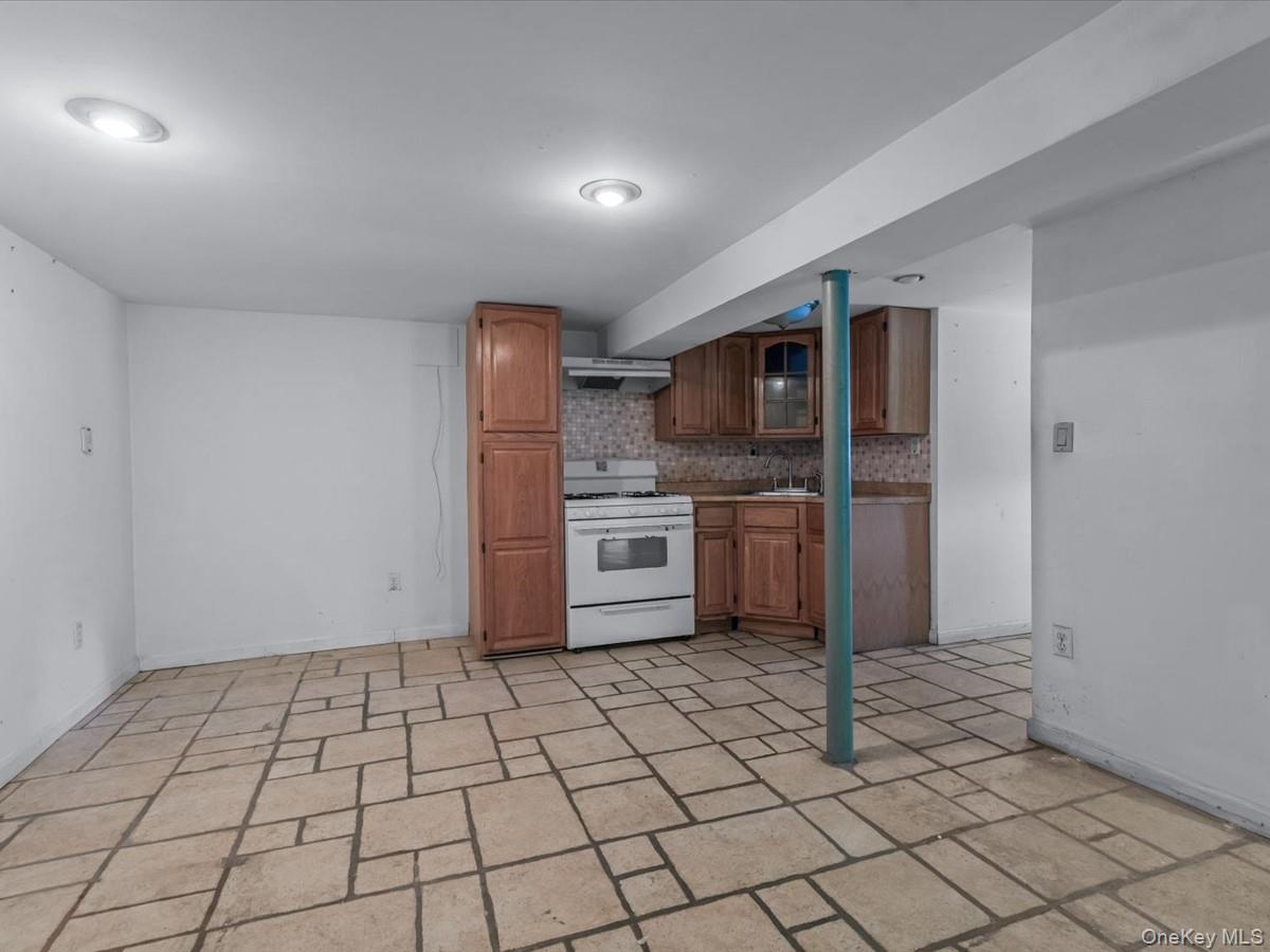Single Family 194th  Queens, NY 11412, MLS-972781-25