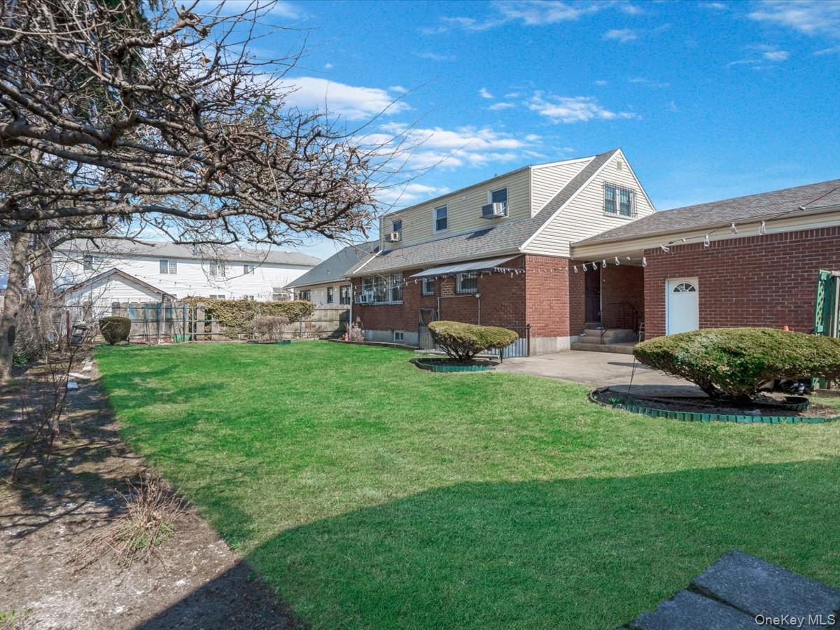 Single Family 194th  Queens, NY 11412, MLS-972781-31