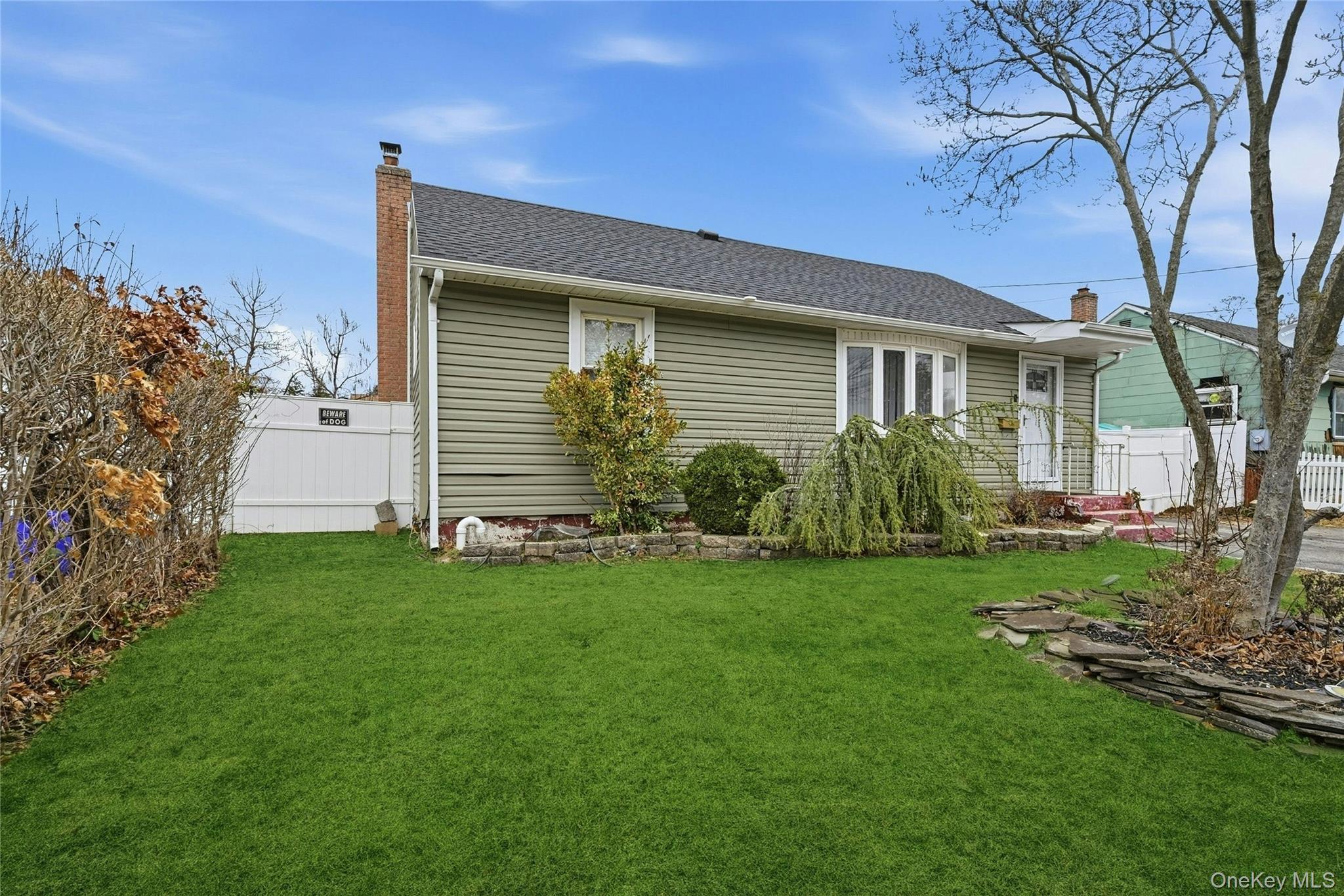 Single Family Cumberbach Suffolk County, NY 11798, MLS-972785-2